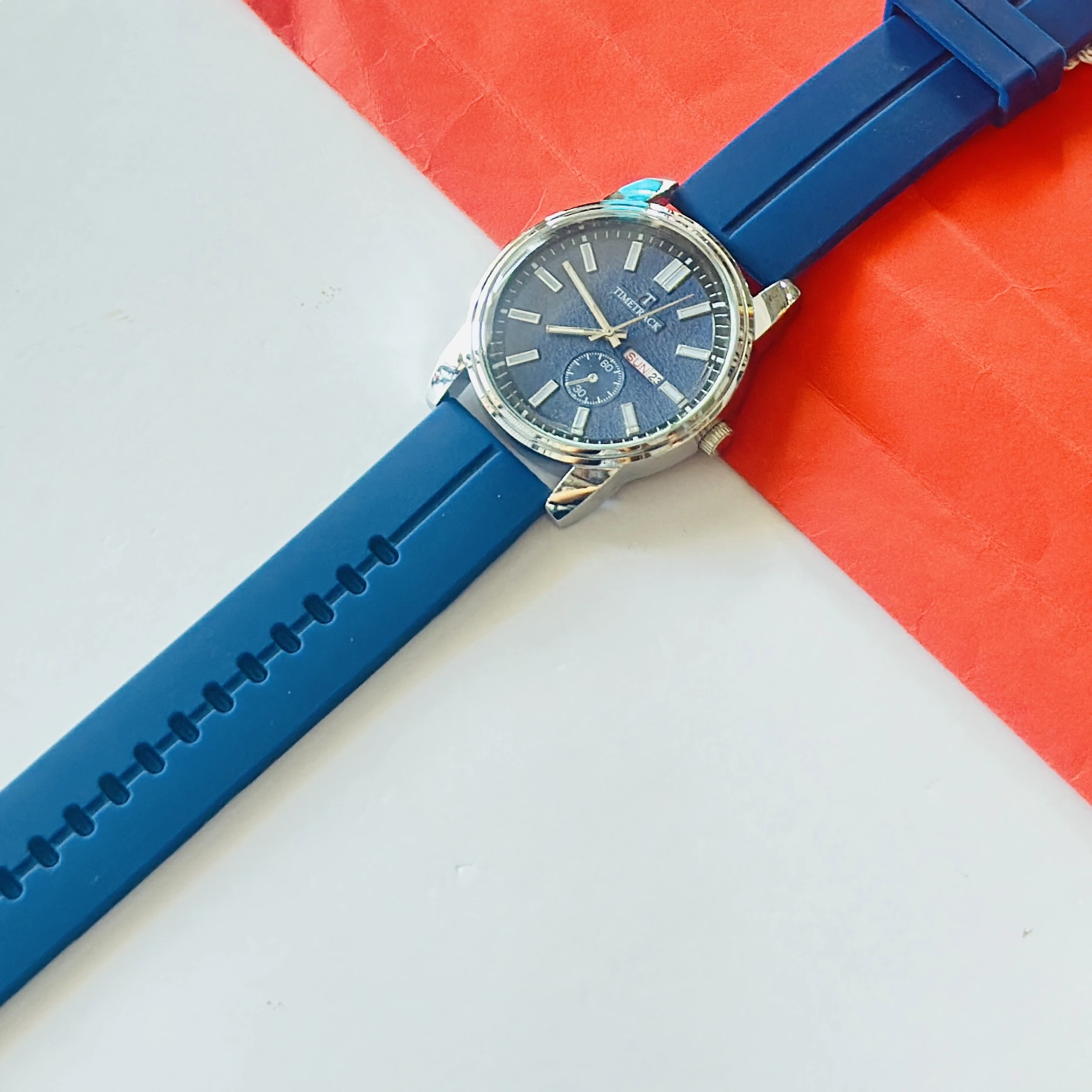 Quartz analog watch