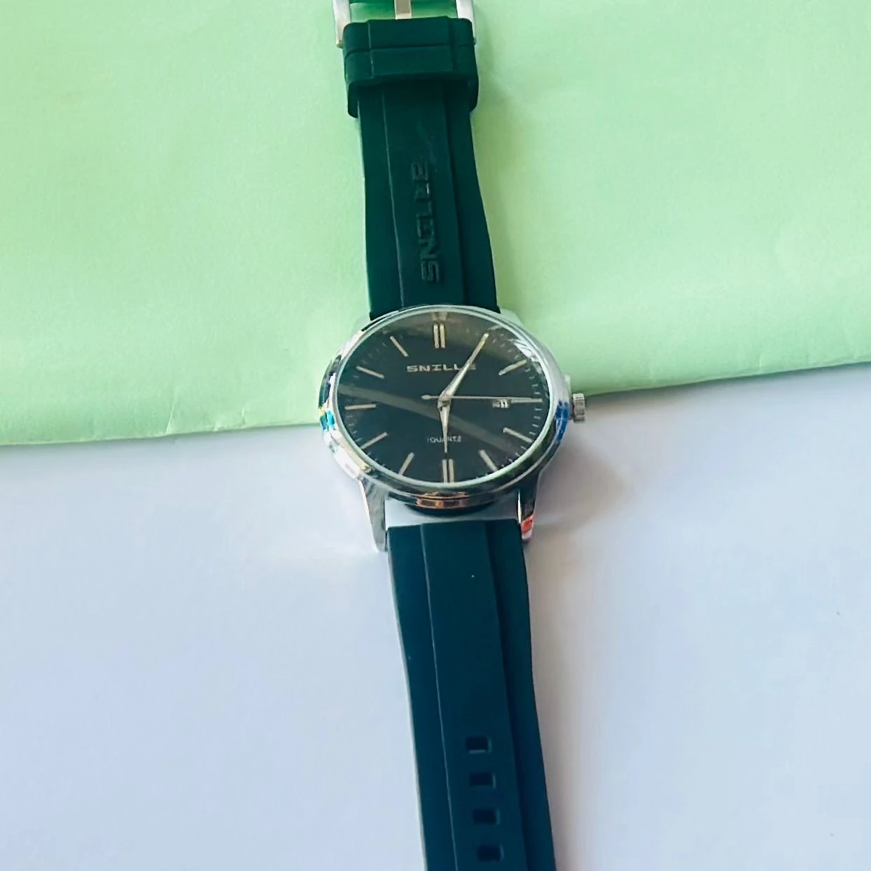 SNILLE Premium Quartz analog watch