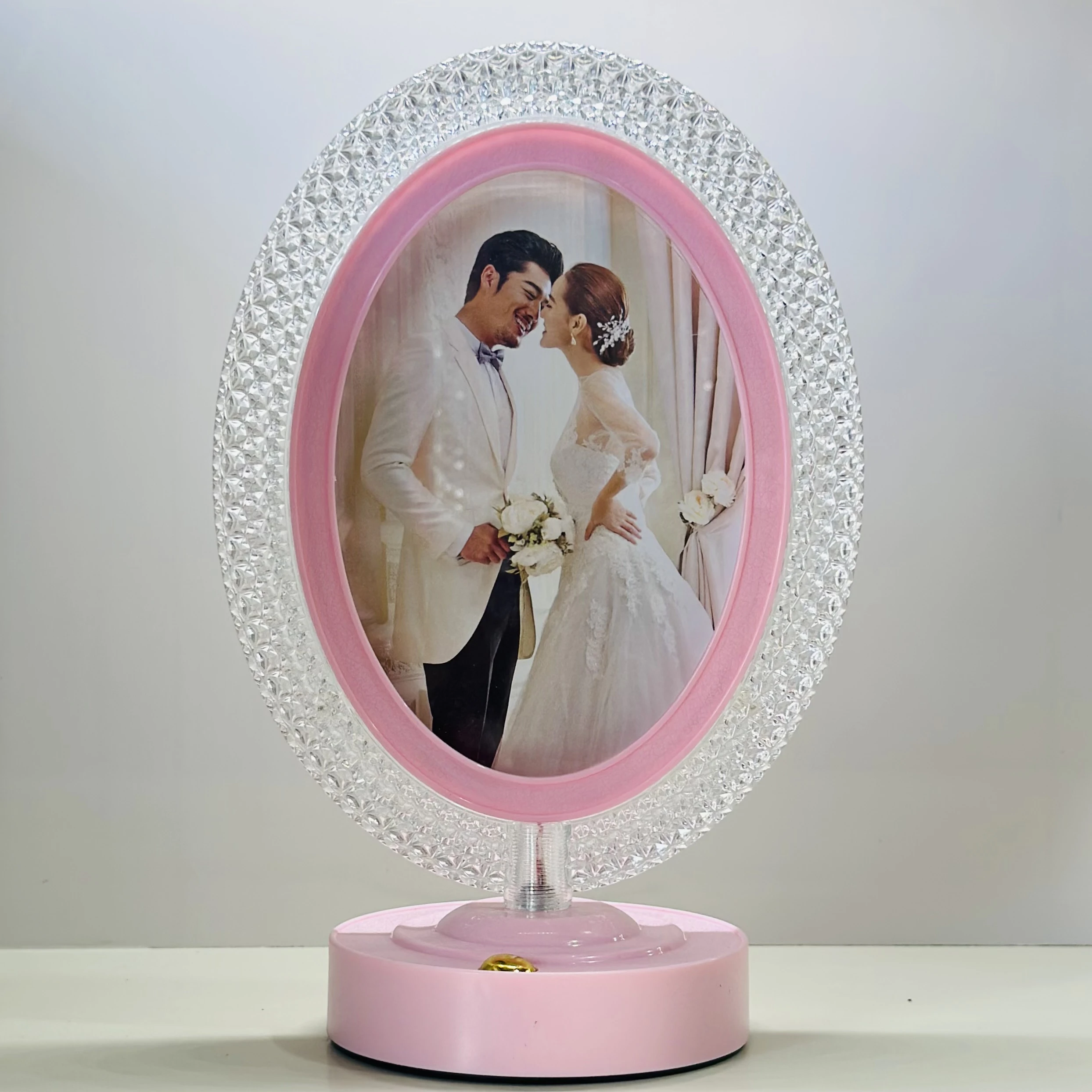 Romantic LED with Kissing Couple
