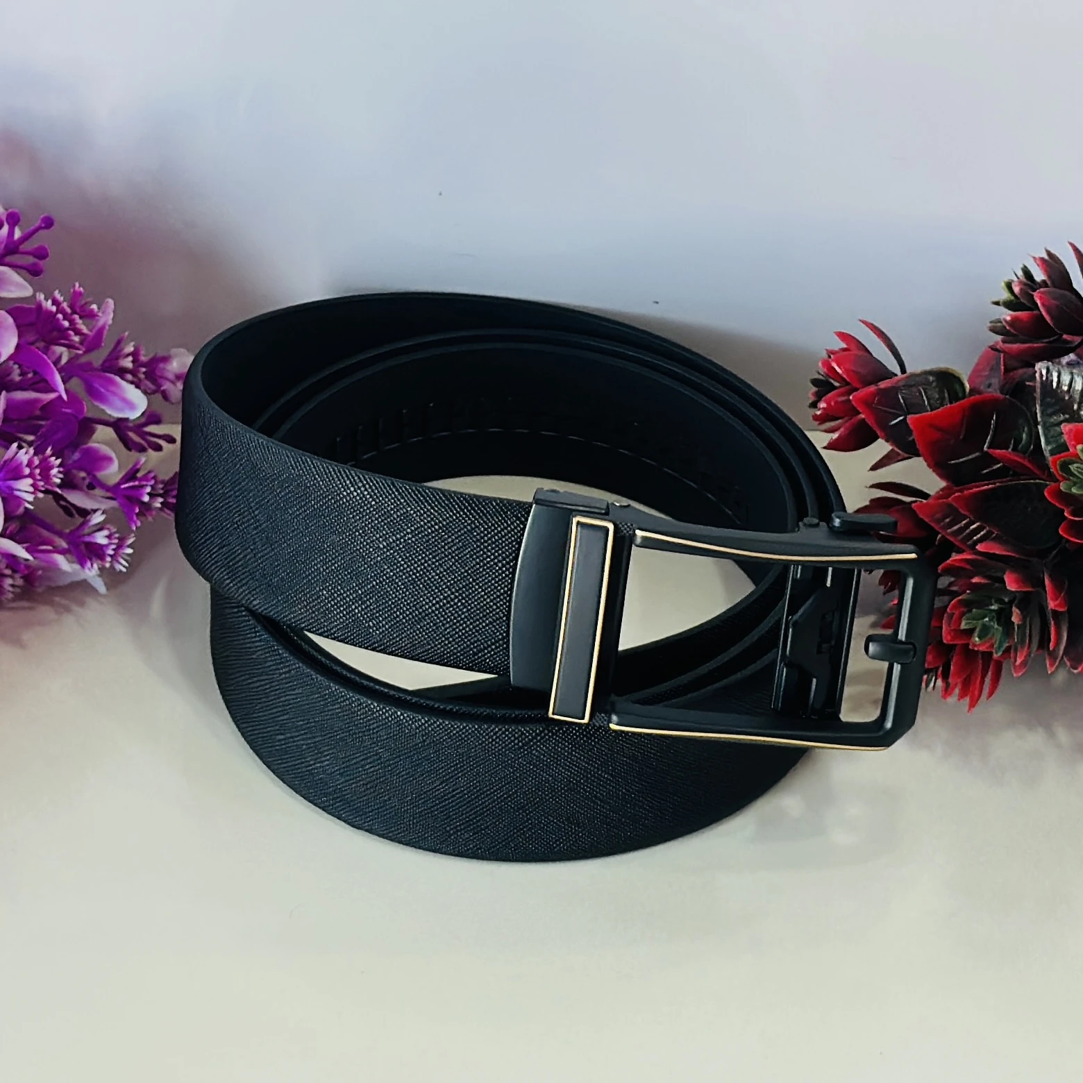 Black textured men's belt