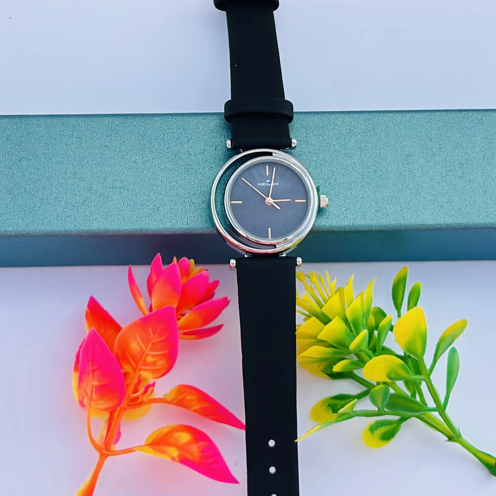 Women Navy Blue Analogue Watch