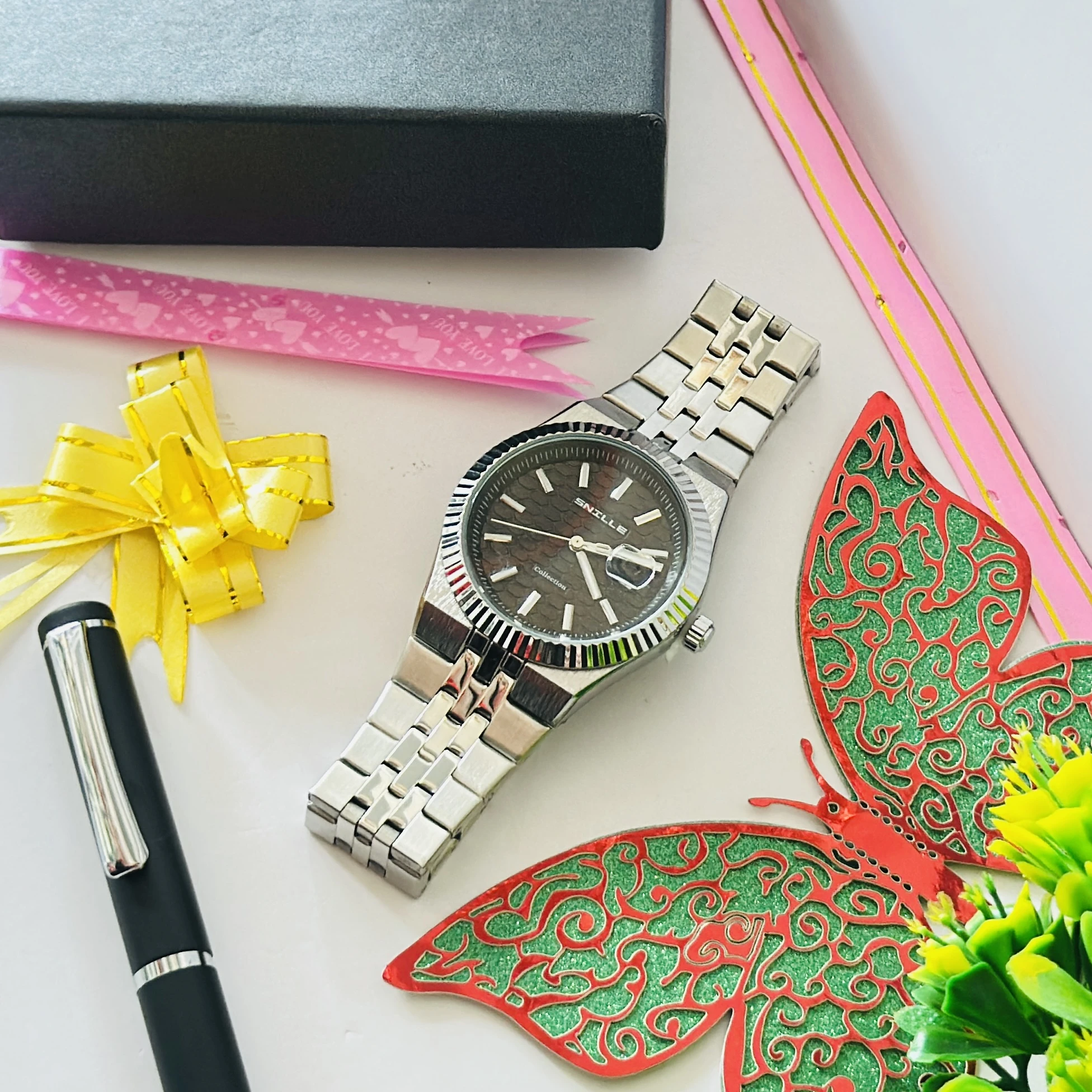 Snille brand analog quartz watch