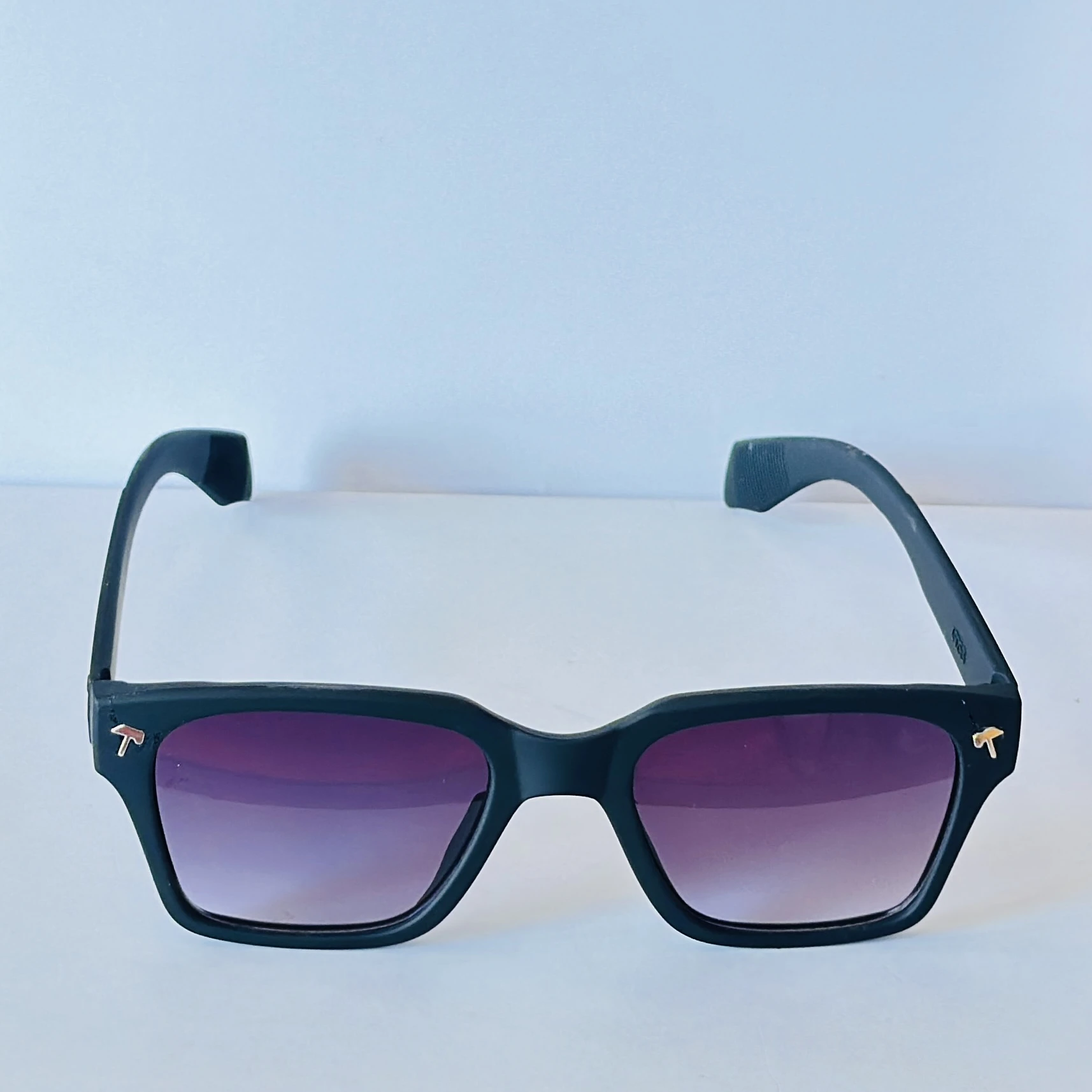 Voyage men's UV-protected square sunglasses in purple
