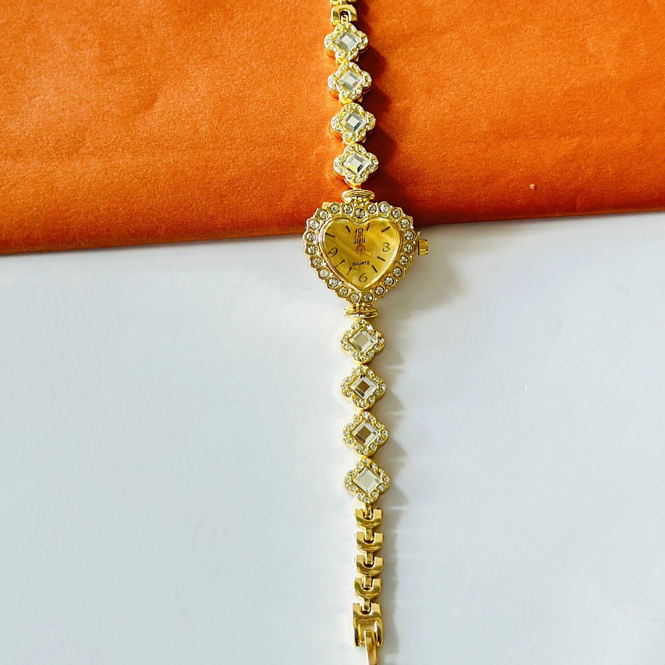 women's heart-shaped bracelet quartz watch