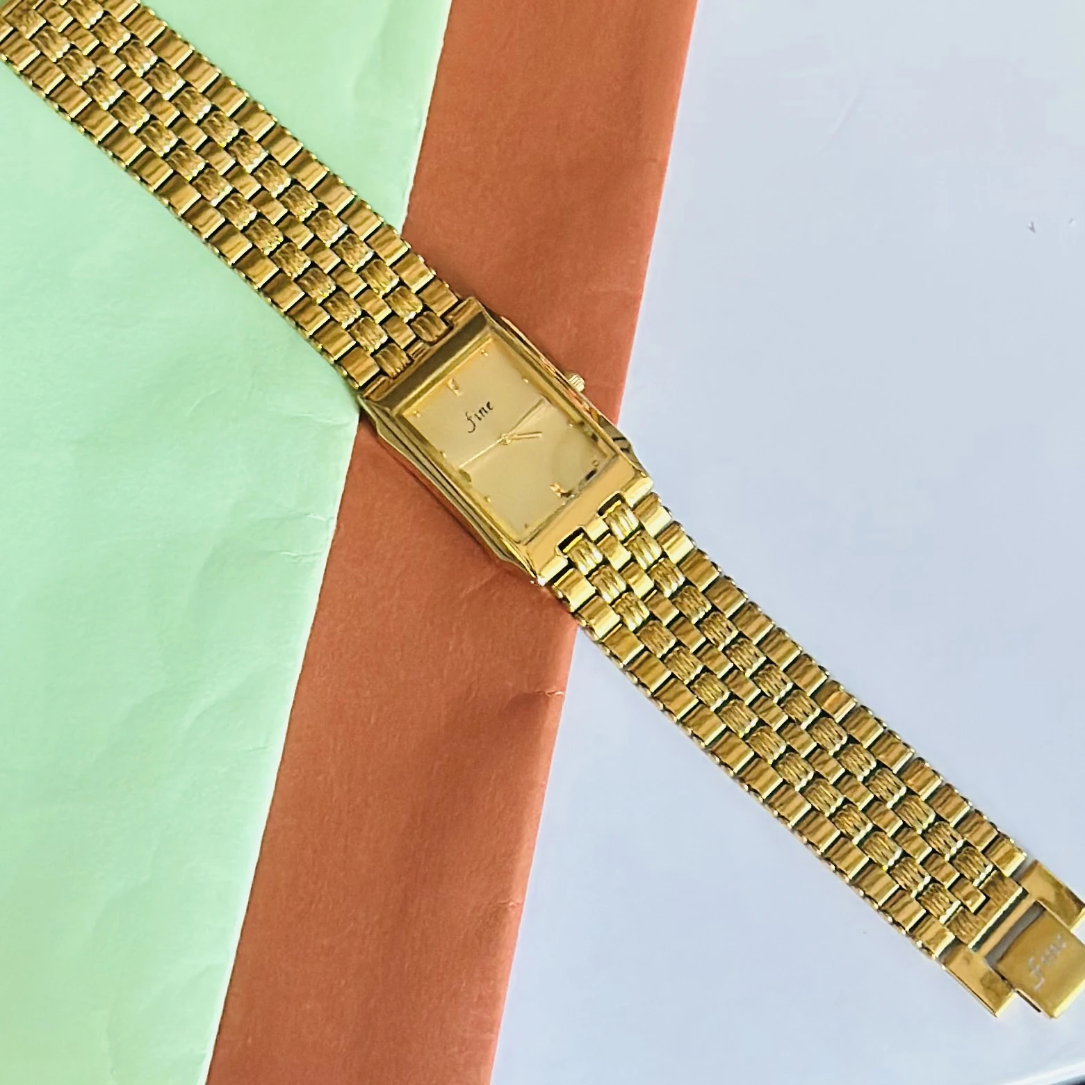 Dezine Analog Gold Watch for Men