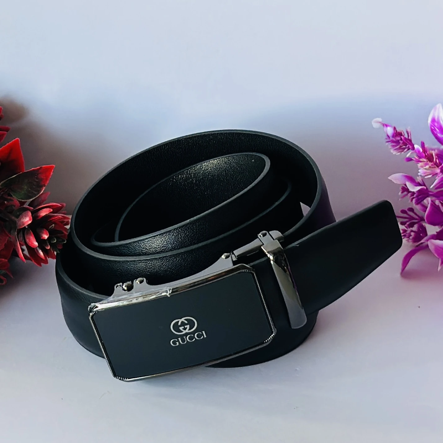 Black Gucci leather belt