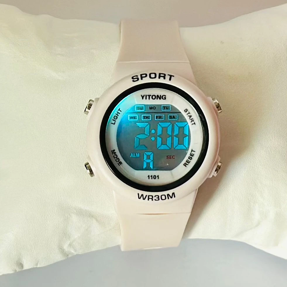 white Yitong digital sports watch