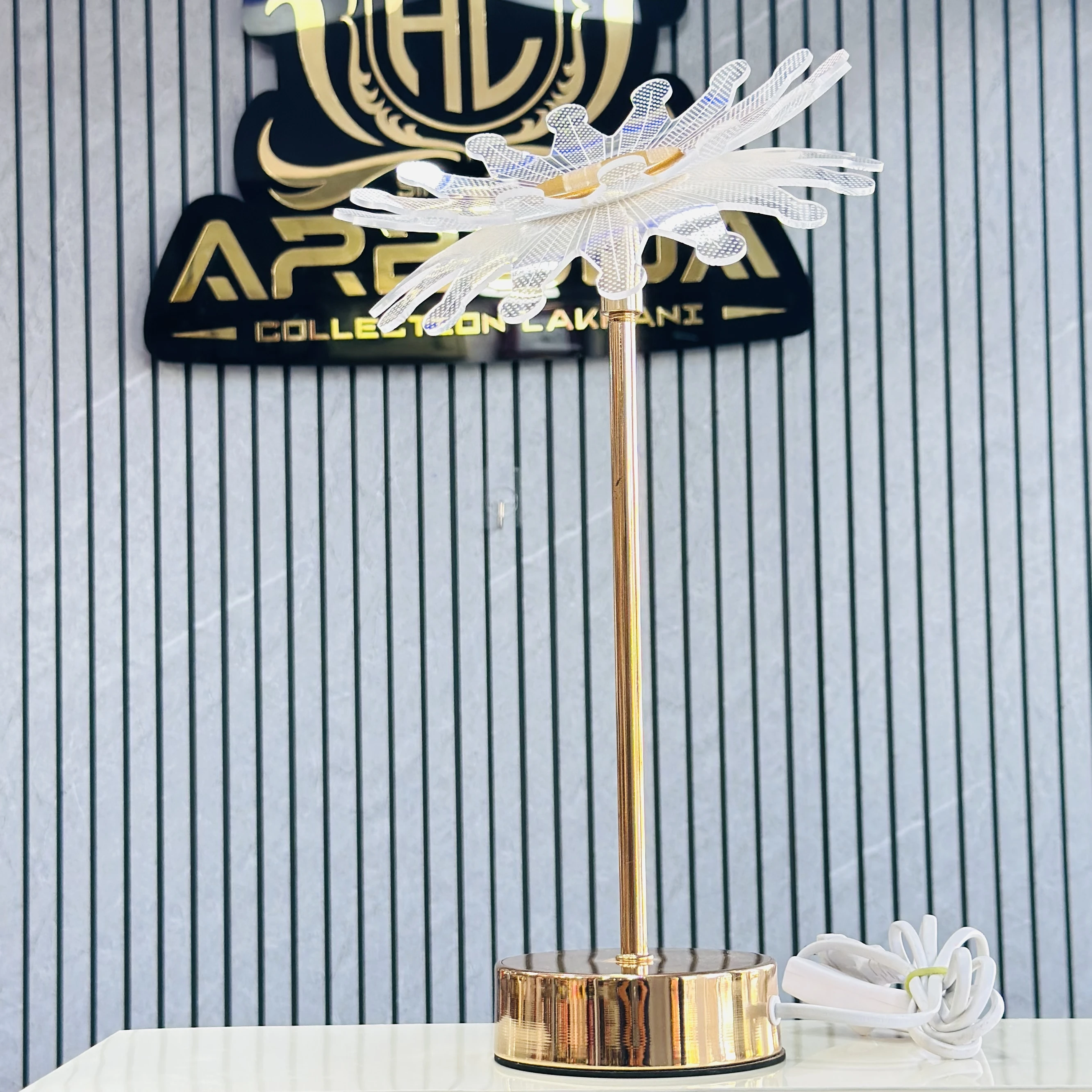 Blooming Flower Crystal Brass Sculpture(SKU-4D79OA)