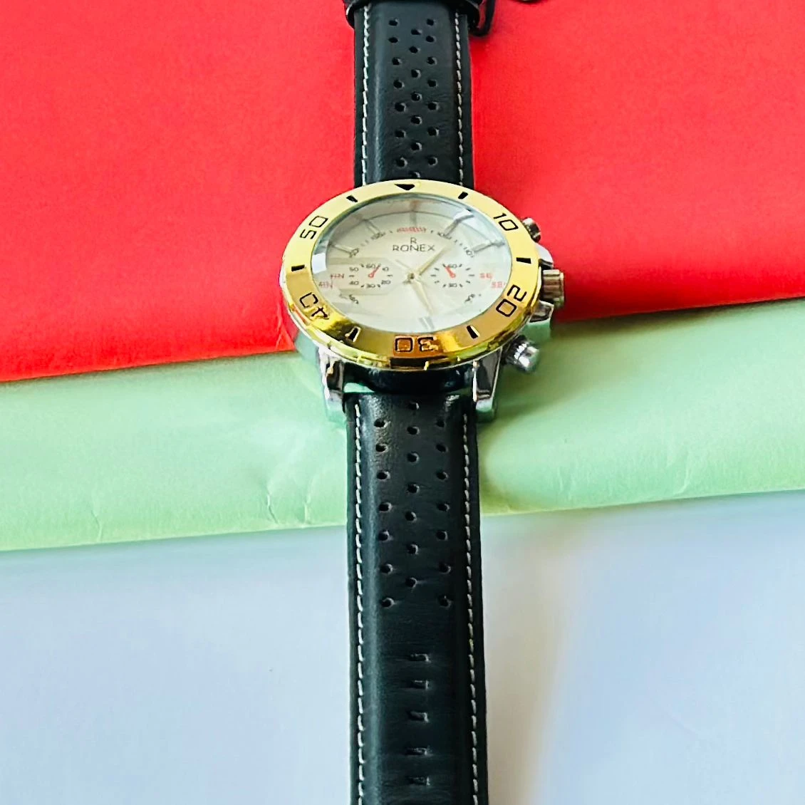 Black analog watch For