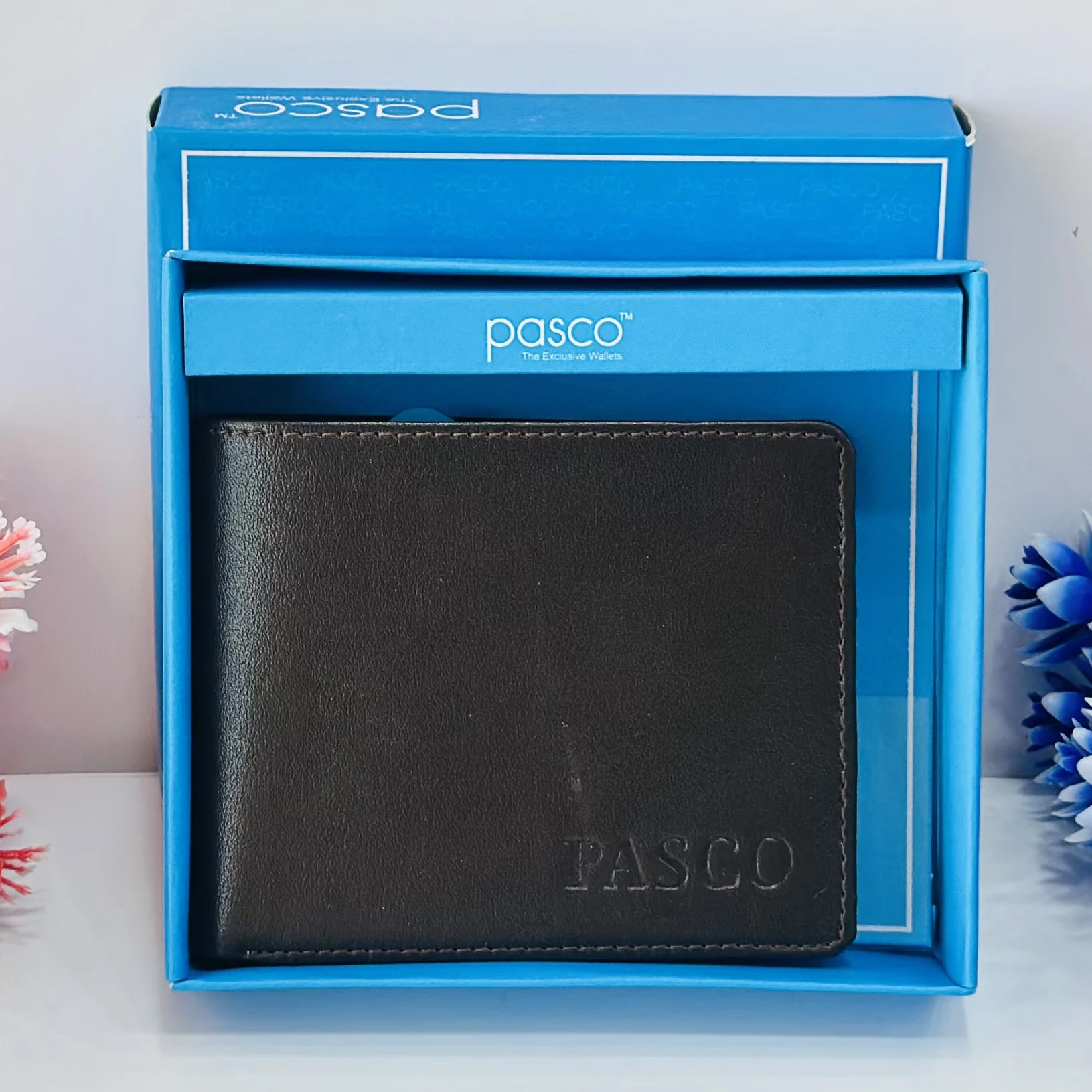 Pasco men's brown artificial leather bi-fold wallet.