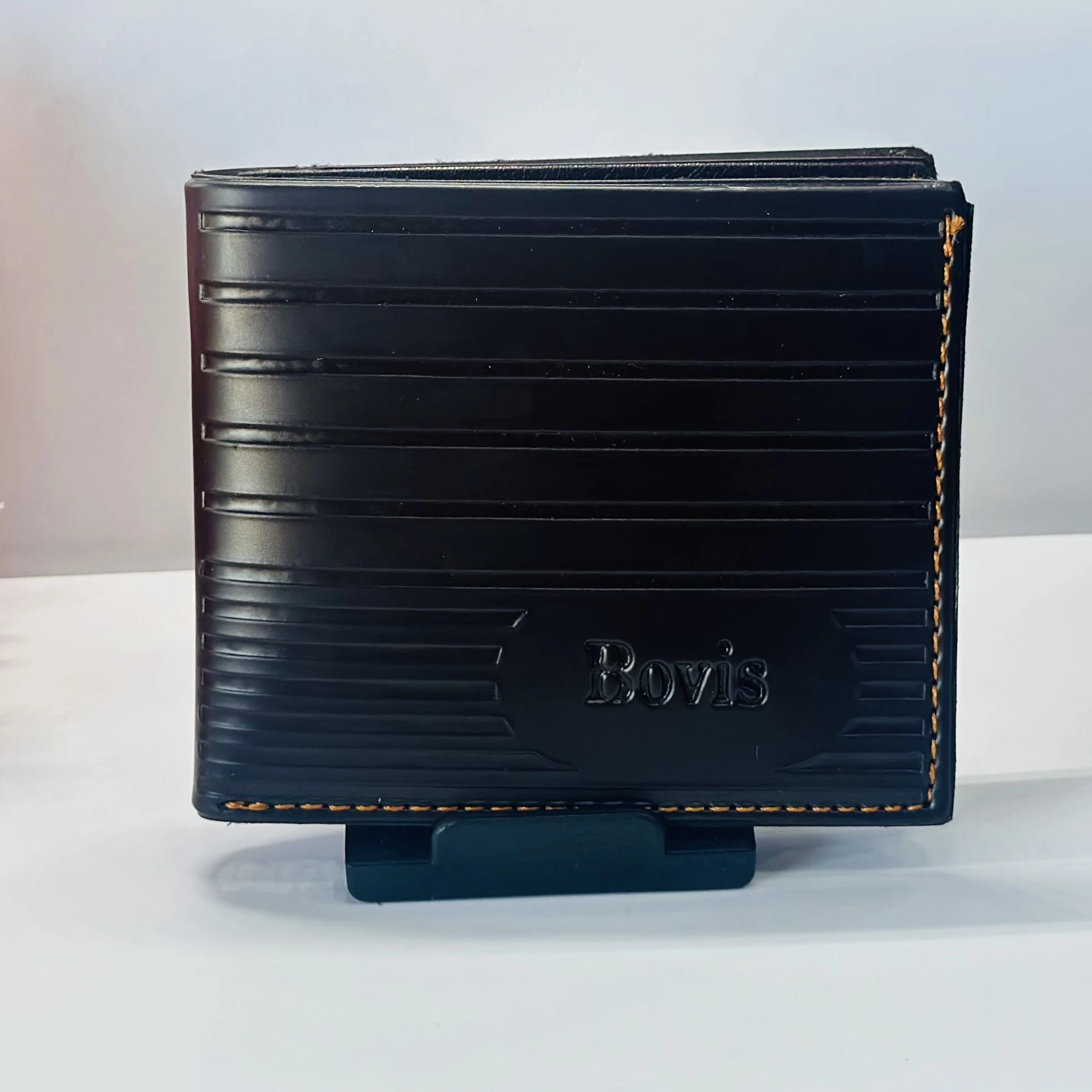 Bovi's men's brown genuine leather wallet.