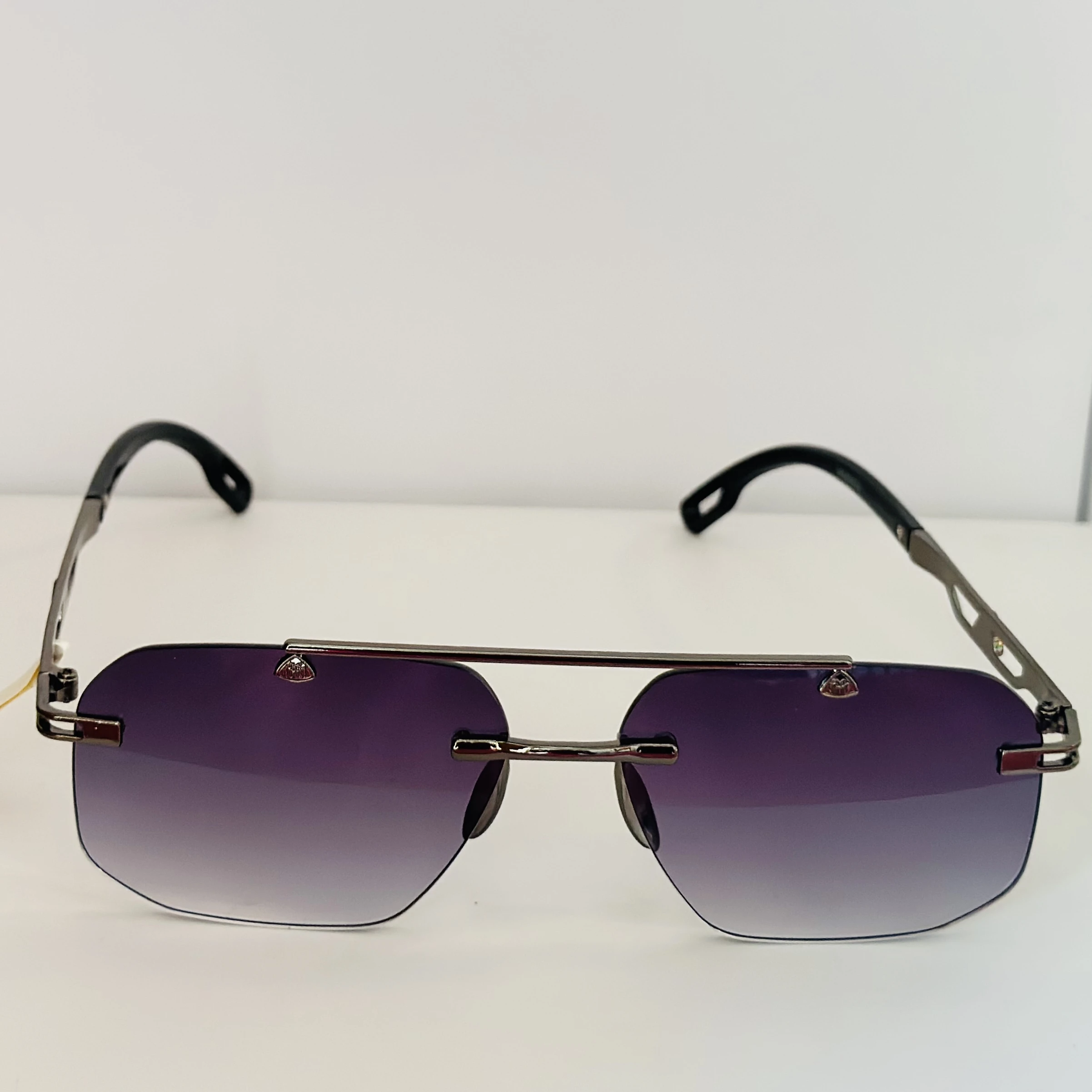 Rimless rectangular sunglasses