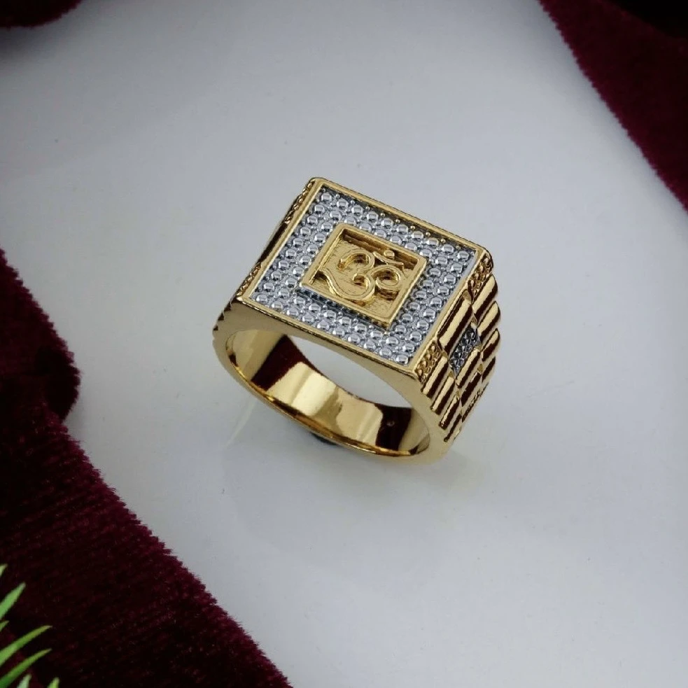 Fashionable Design Gold Plated Ring for Men.