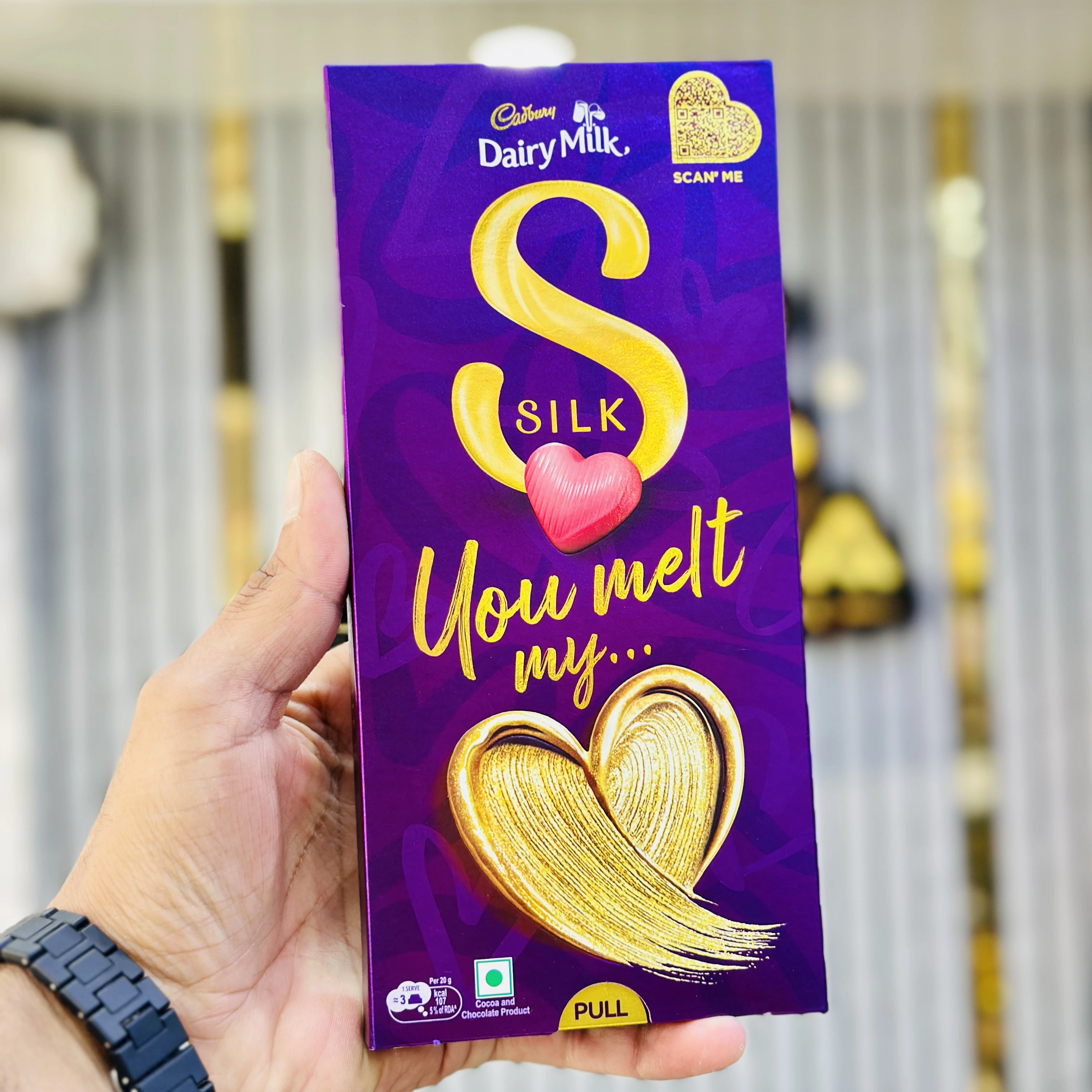 Cadbury Dairy Milk Silk Heart Blush Valentine's Chocolate Bar