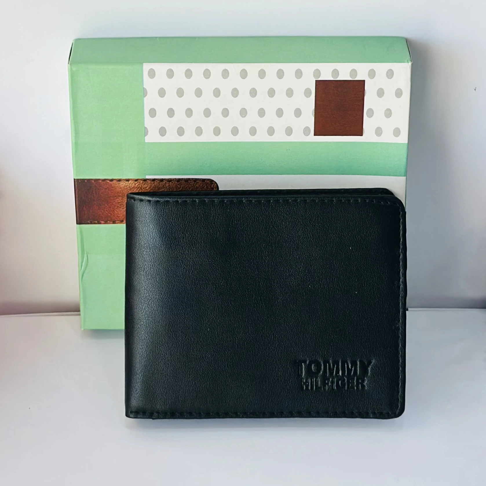 Tommy Hilfiger Men's Slim Leather Bifold Wallet