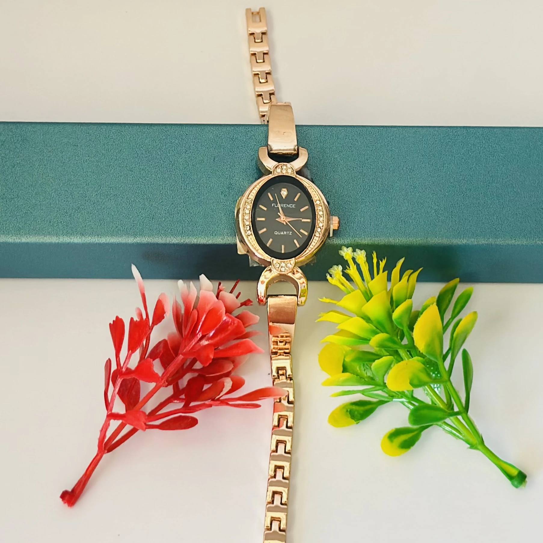 Rose gold-toned women’s quartz watch