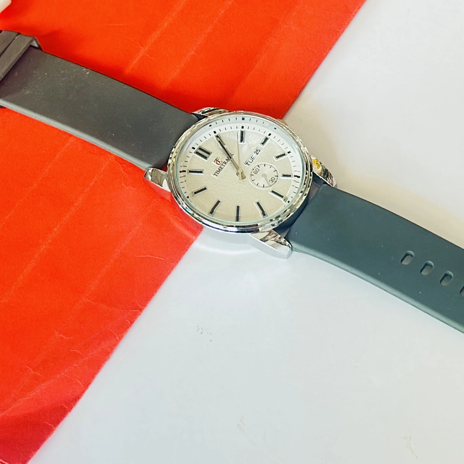 TIMETRACK quartz analog wristwatch
