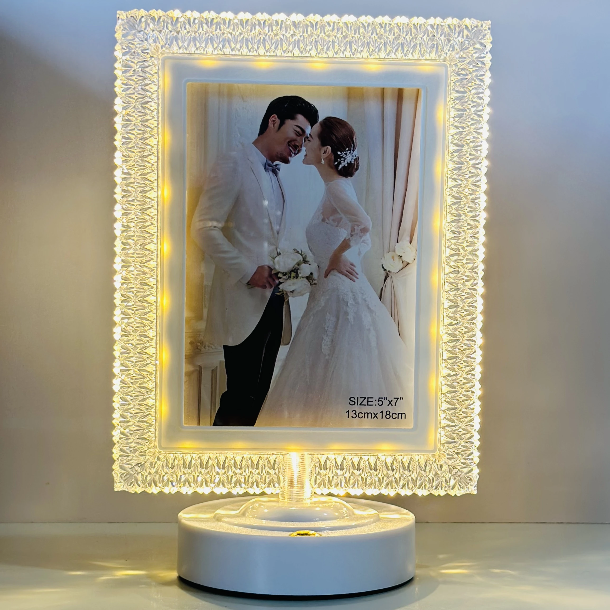 Romantic LED  with Kissing Couple