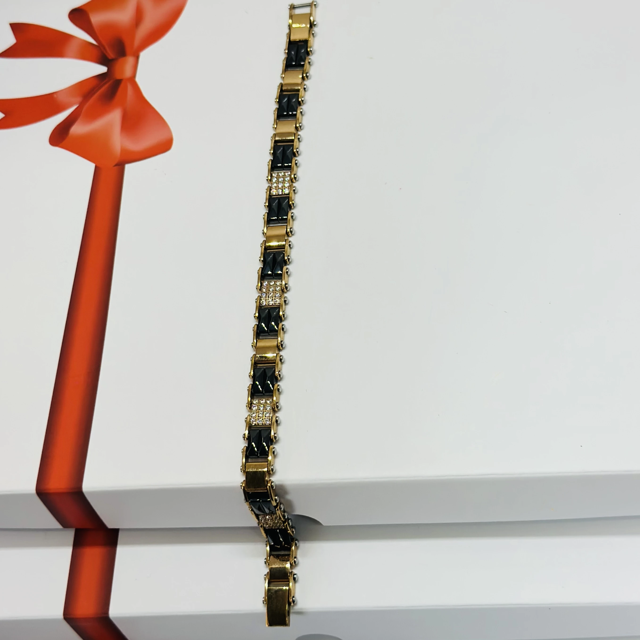 Gold bracelet with Diamonds