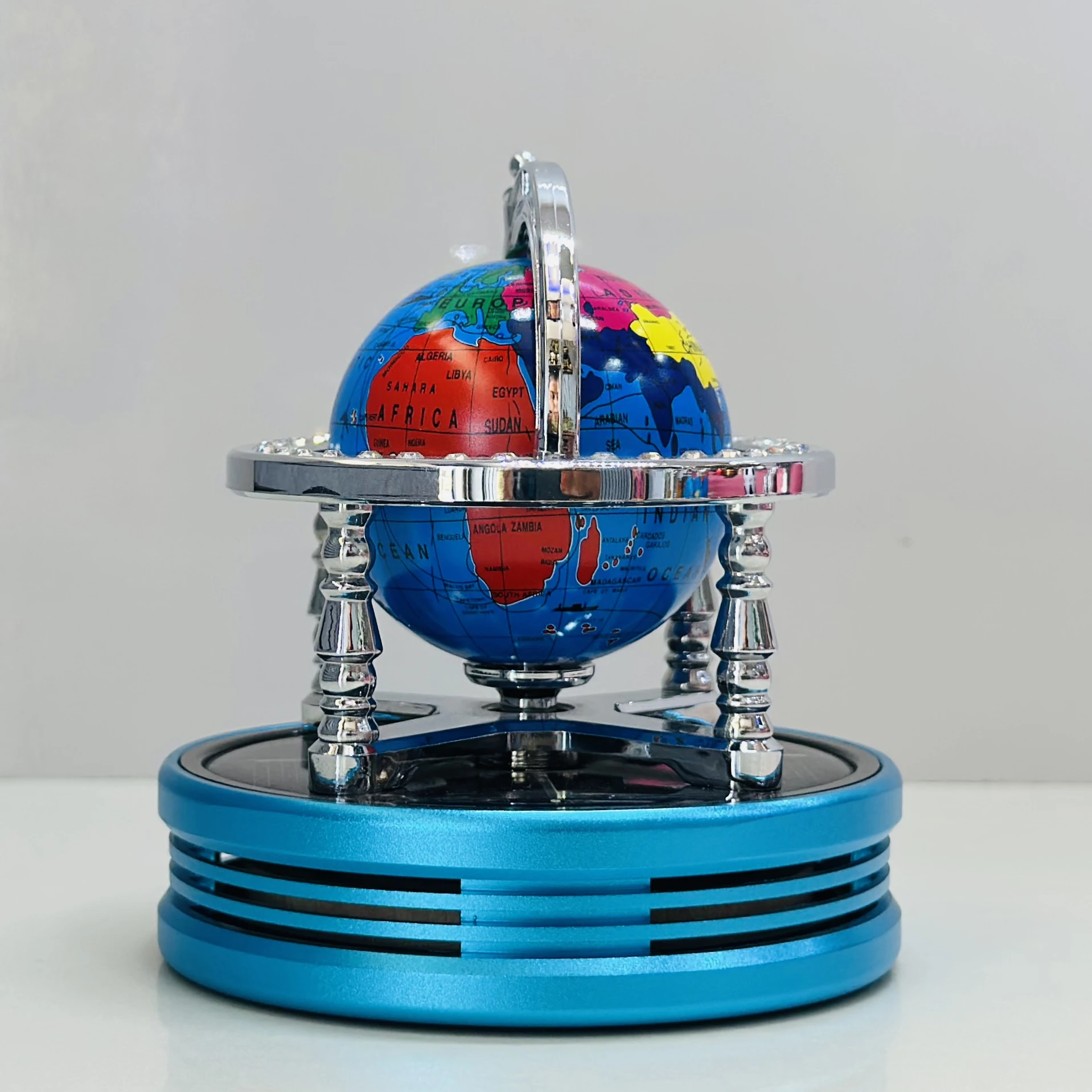 solar-powered car aromatherapy globe air freshener