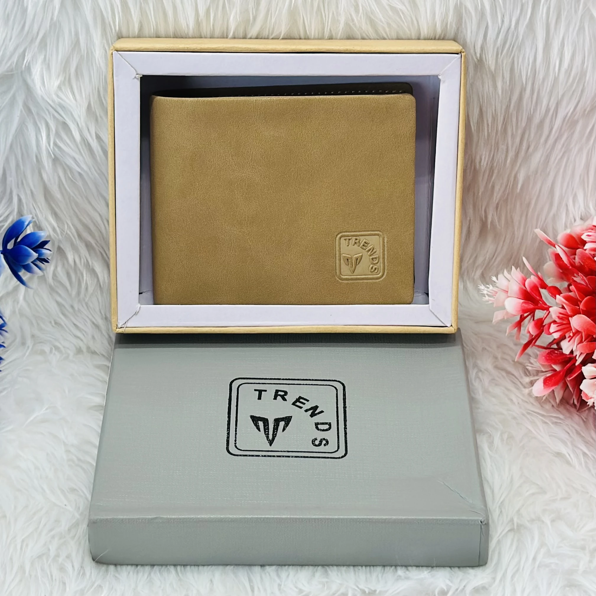 Beige or mustard bi-fold men's wallet