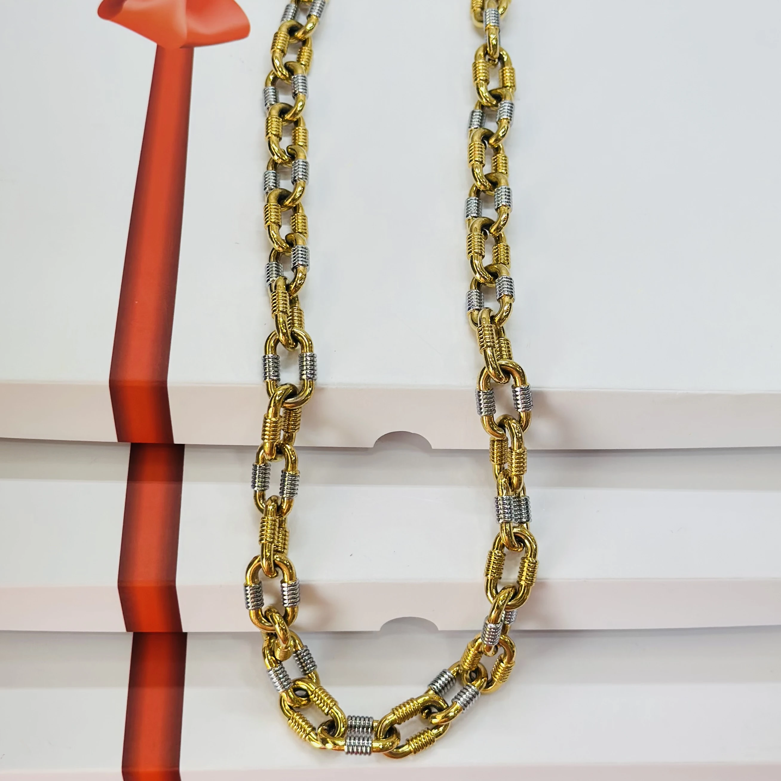 Freemen Beautiful Hip Hop Rhodium Chain for Men with gold plating.