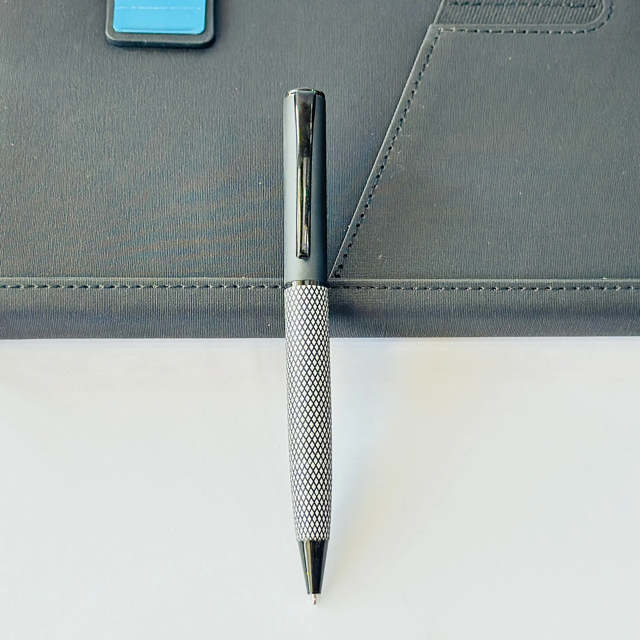 Subset Chess ball pen