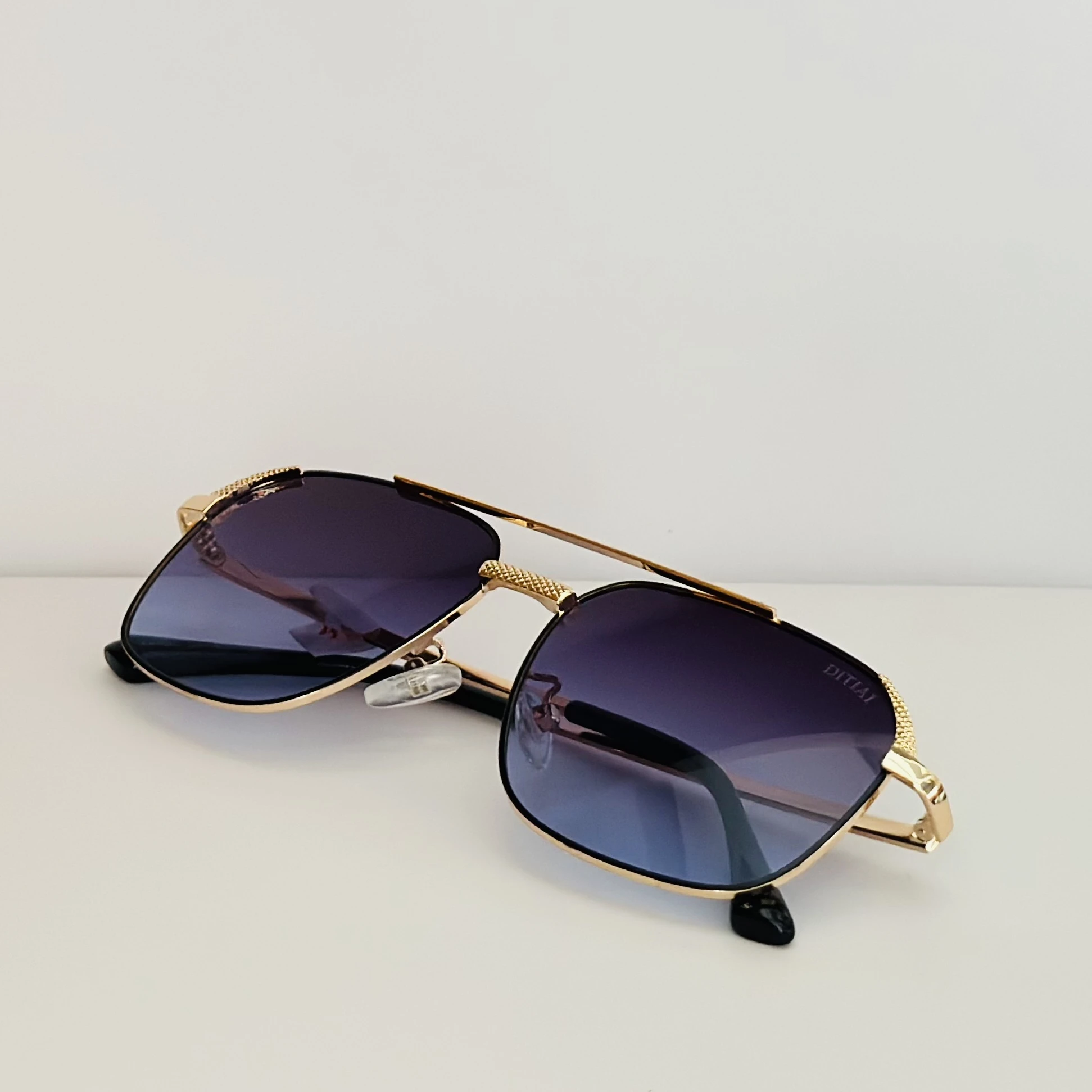 Vincent Chase square sunglasses