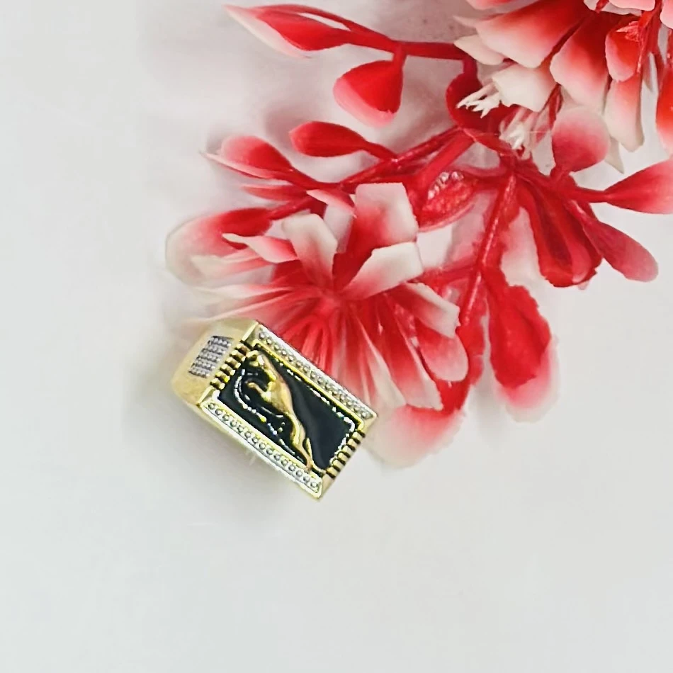 Gold plated men's ring featuring a jaguar design on a black antique background