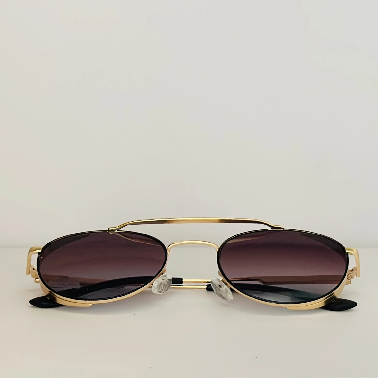 Mont Davis 2252 aviator sunglasses in golden and black.