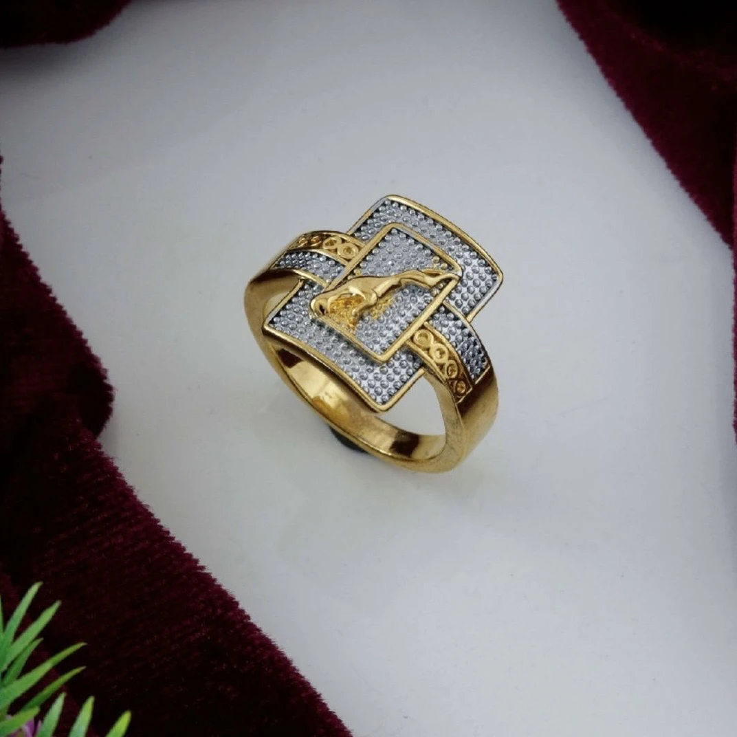 Men’s gold-plated ring