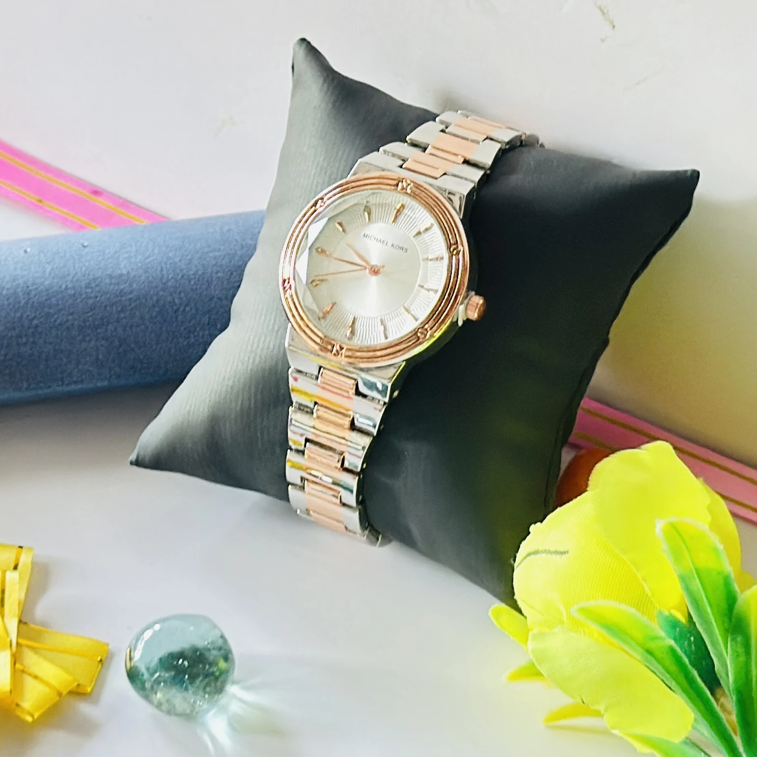 Analogue watch for girls