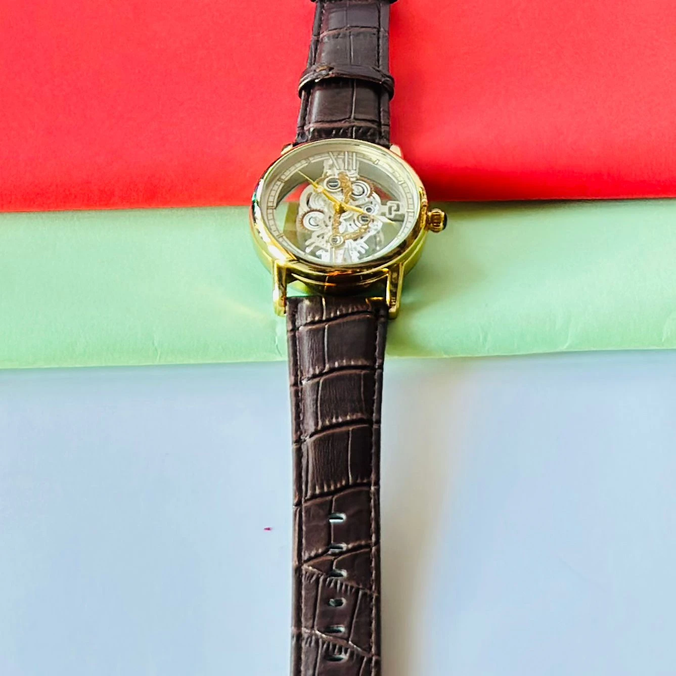 Man’s analog watch