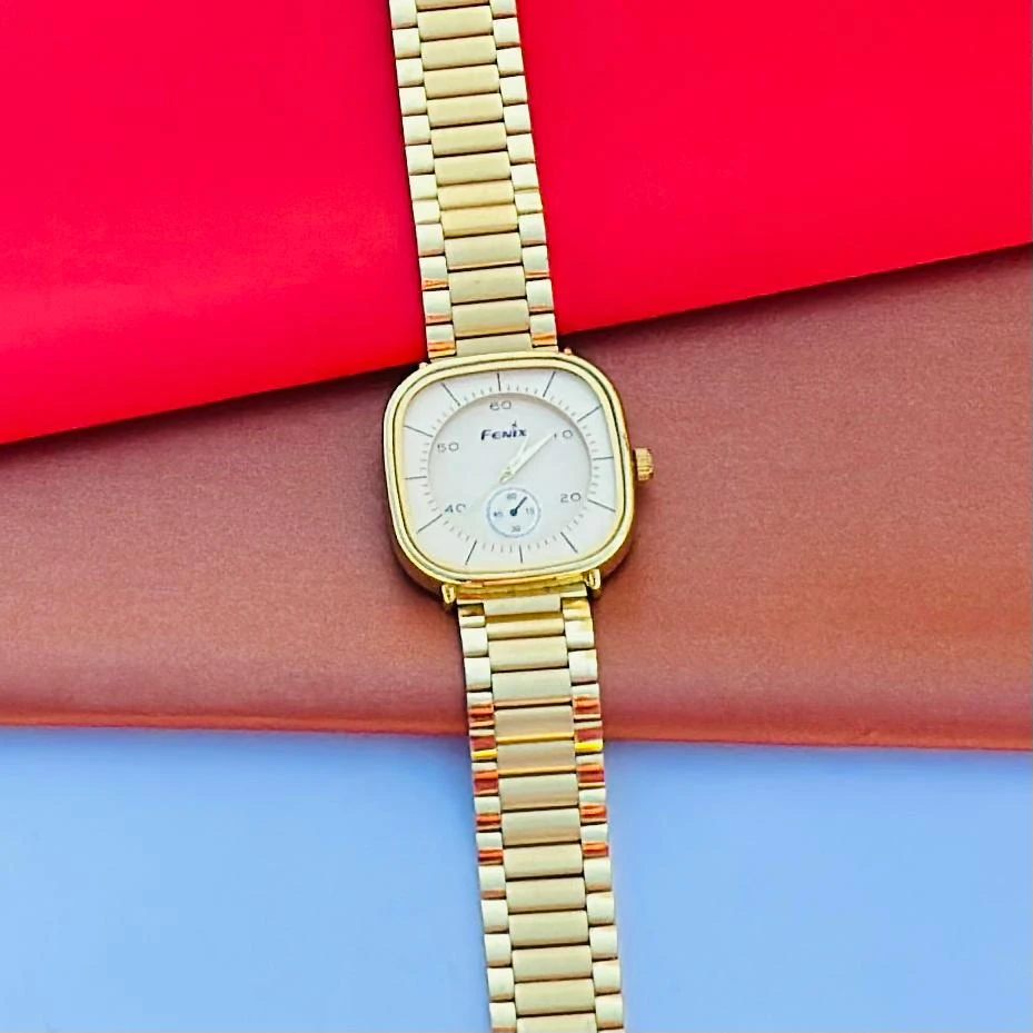 Golden Design analog watch