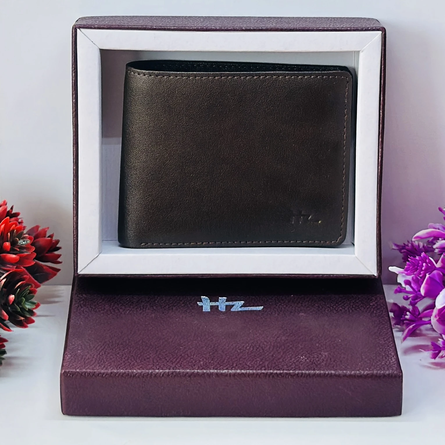 HZ men's bifold wallet made from genuine leather.