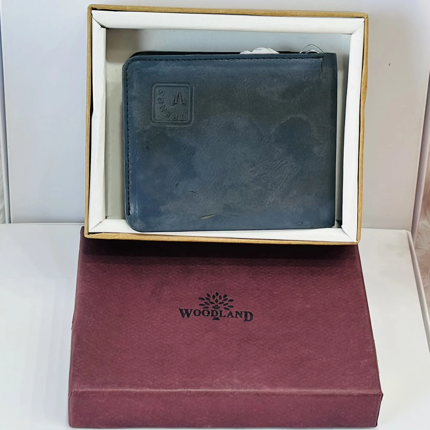 Woodland men's leather bifold wallet