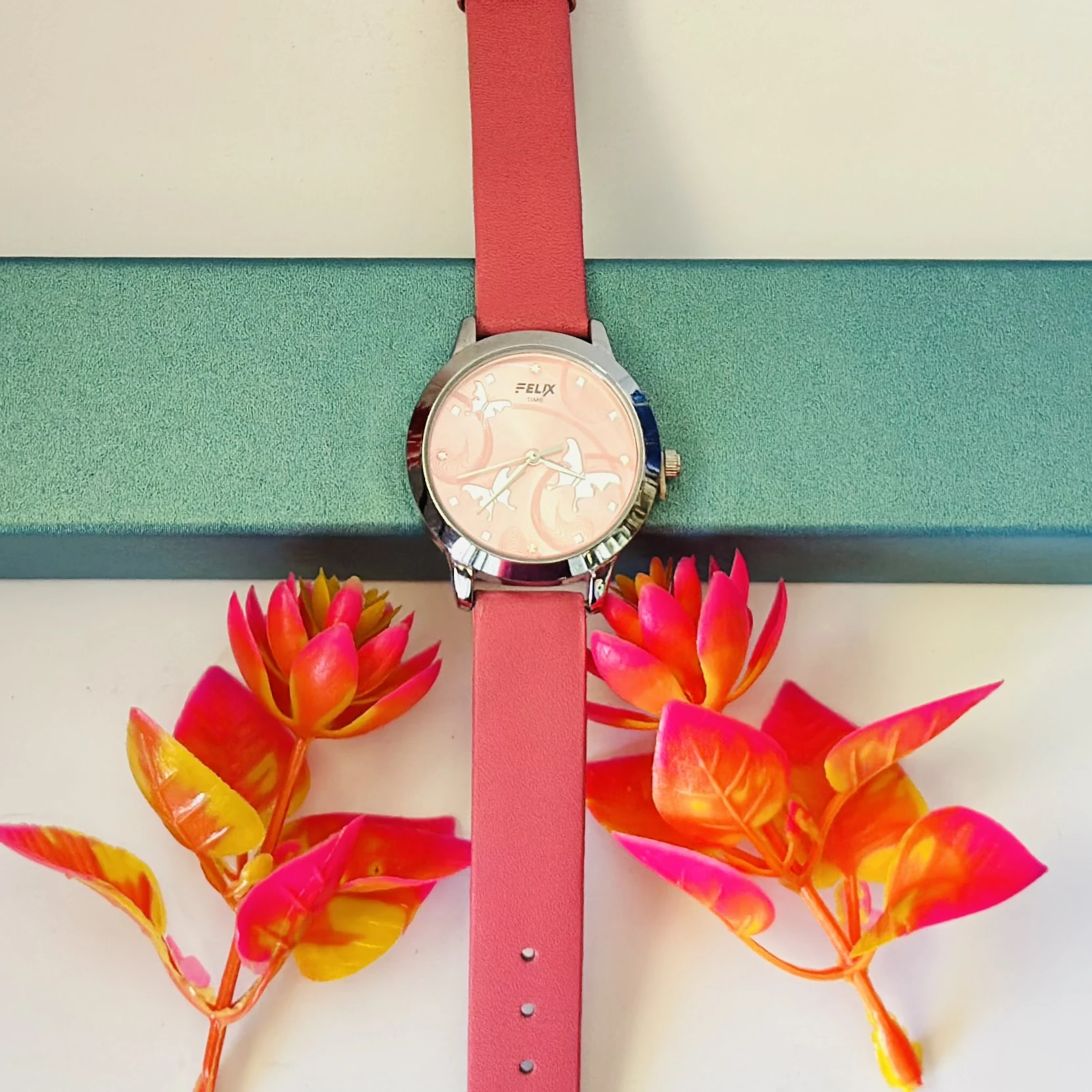 Helix by Timex pink round dial analog leather women's watch.