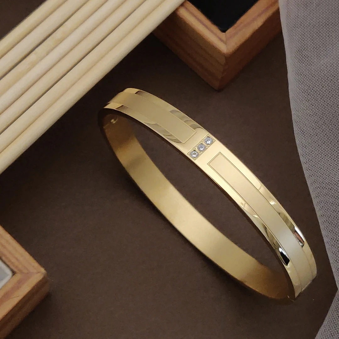 Sleek Gold Diamond Bracelet