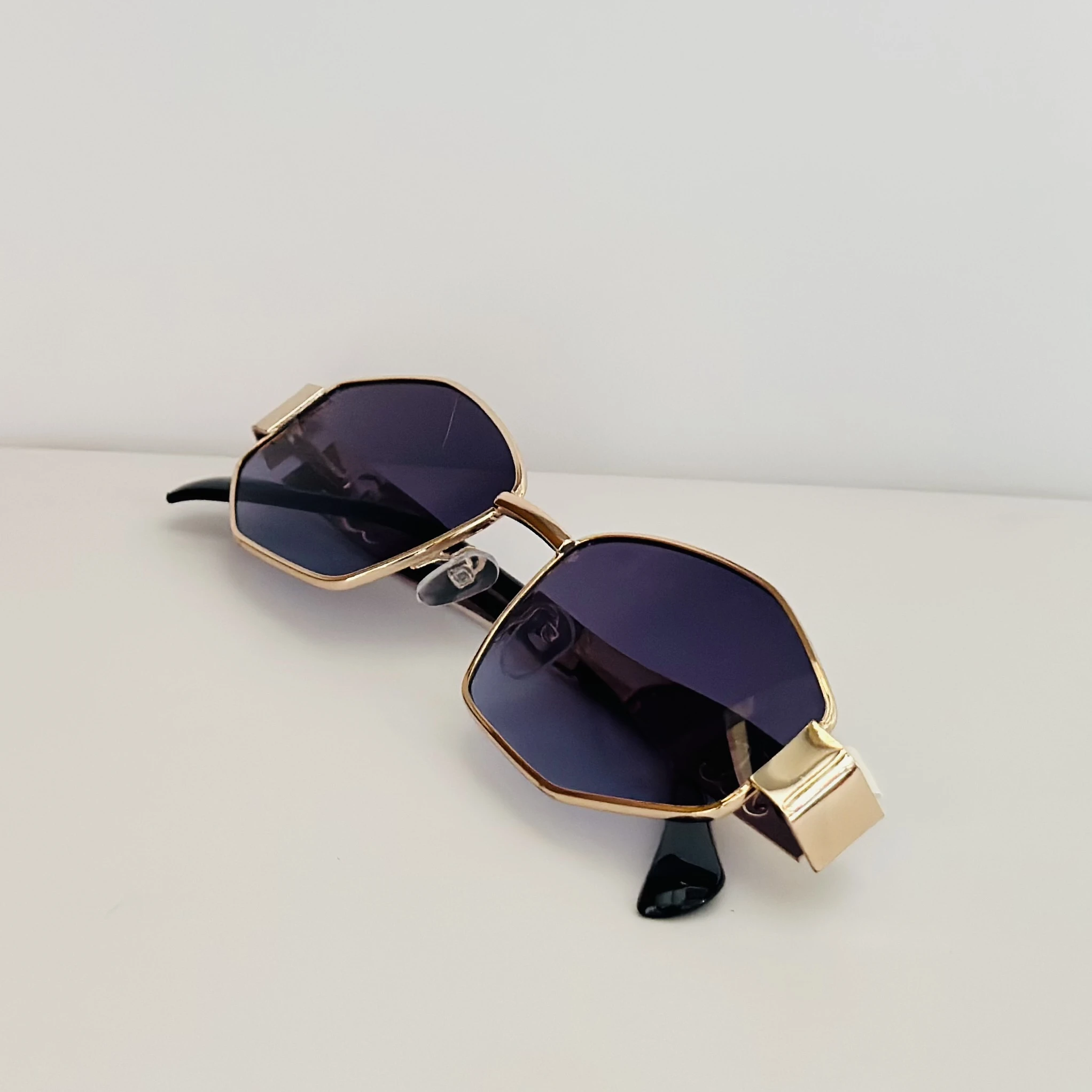 Golden metal frame sunglasses