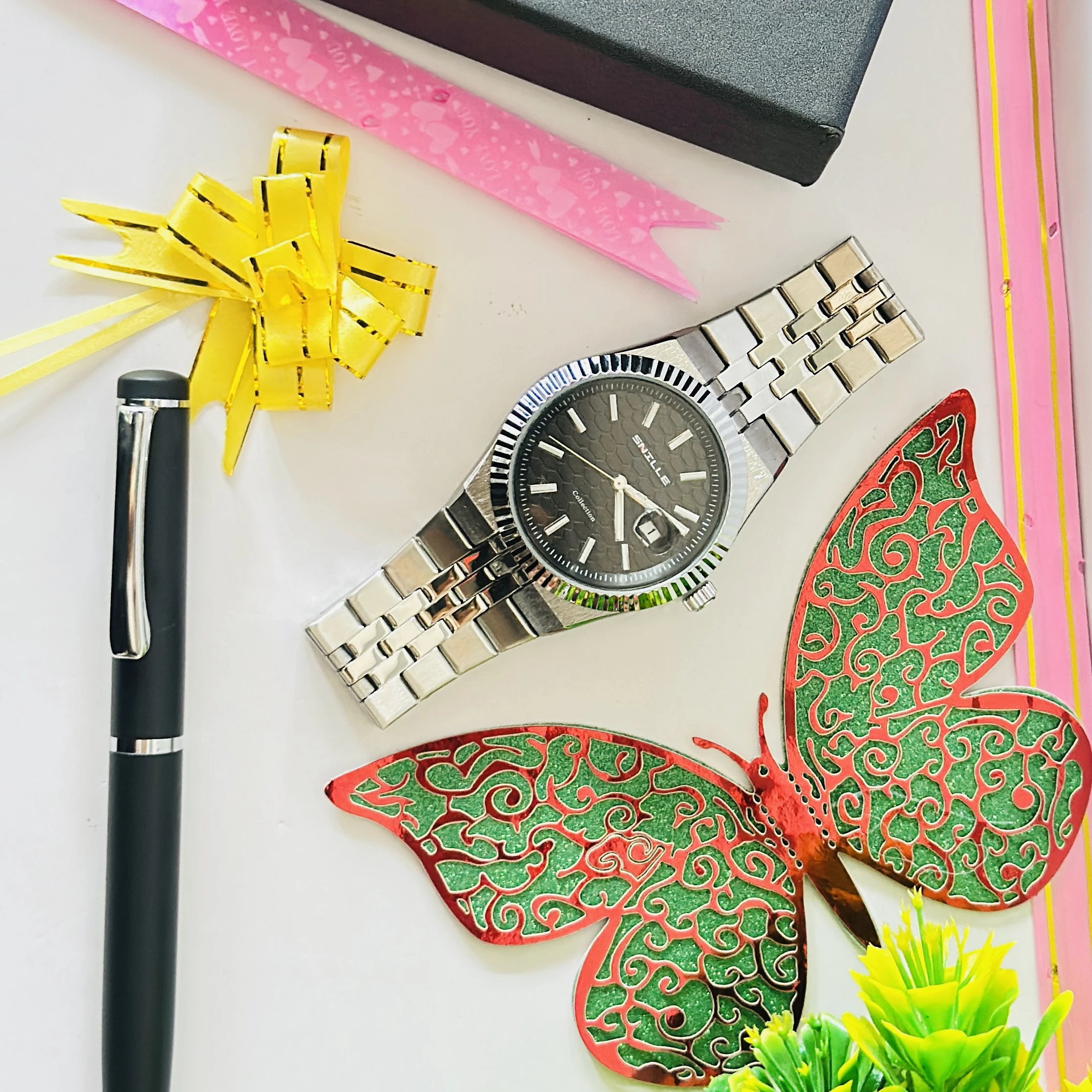 Snille brand analog quartz watch