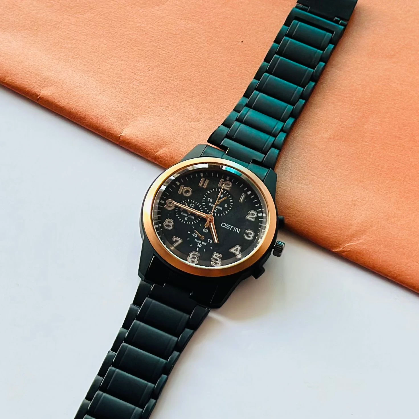 Quartz analog watch For man’s