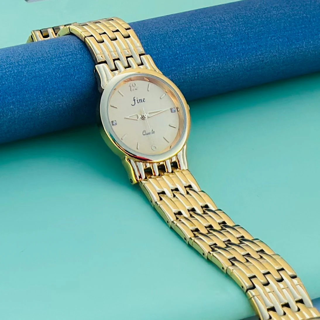 Golden Design analog watch