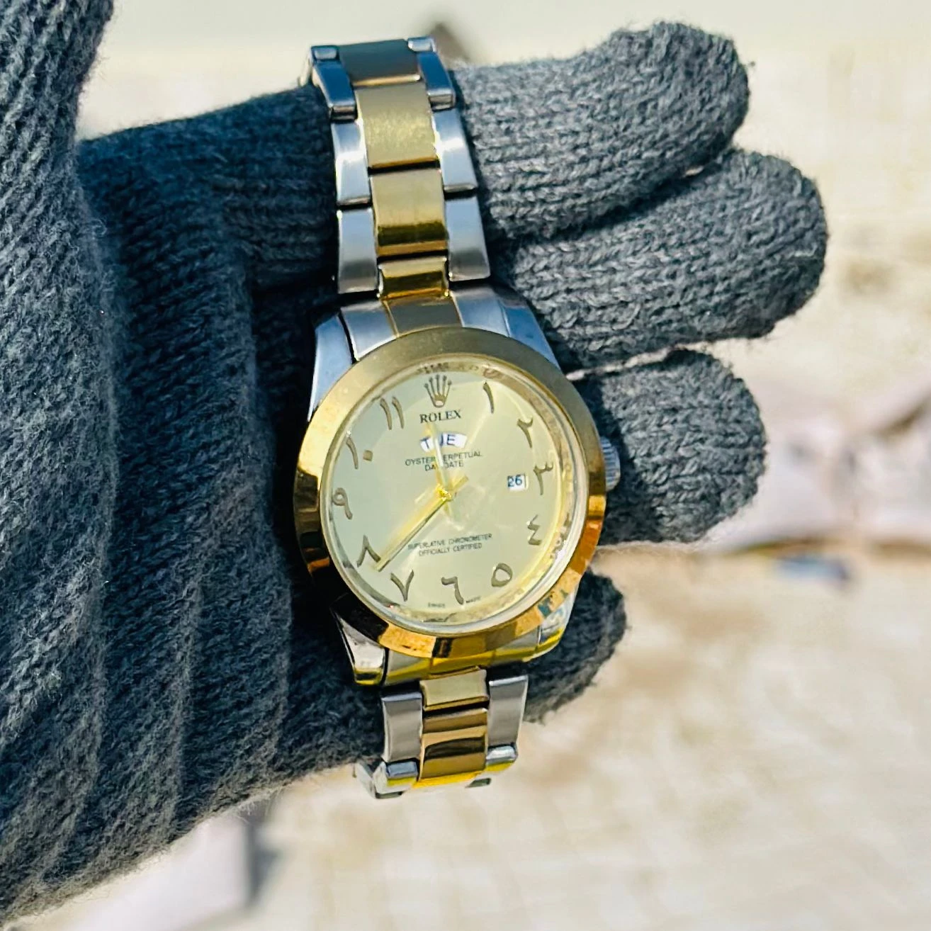 Golden Design analog watch