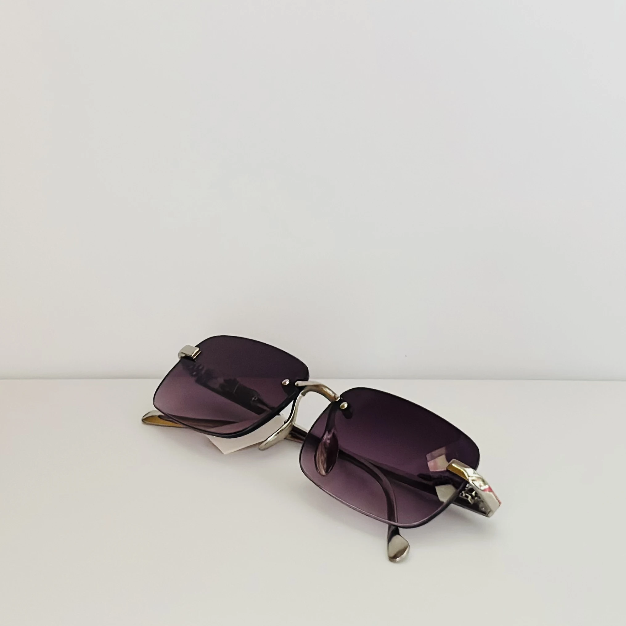 Small rimless rectangle fashion sunglasses