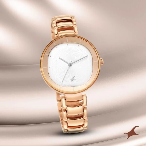 Fastrack Style Up Quartz Analog watch.   6270WM01