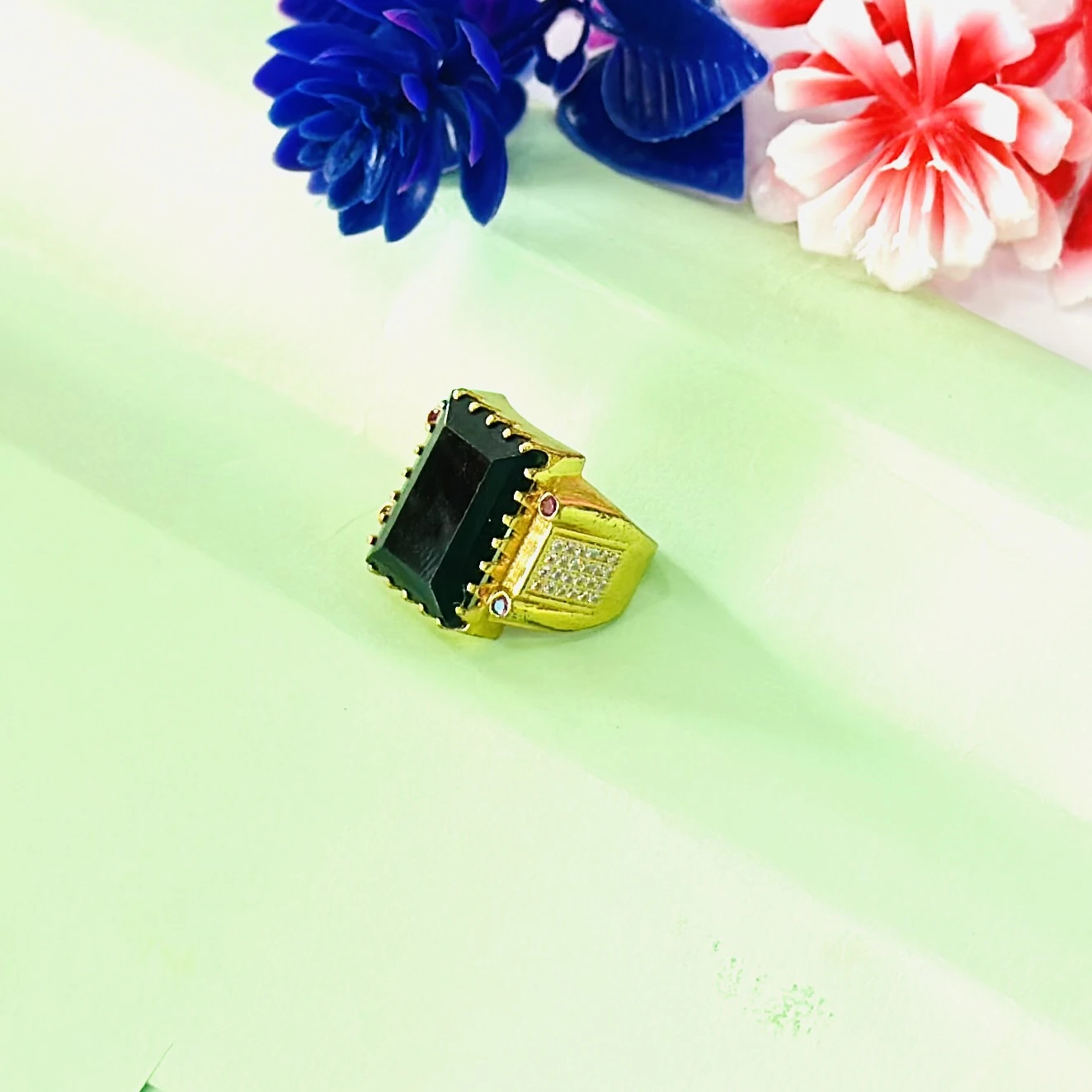Soni Fashion green stone with diamond fashionable design gold-plated ring for men