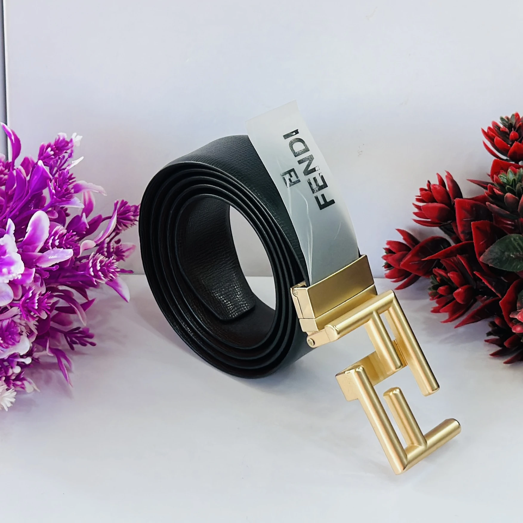 Reversible belt with two loops