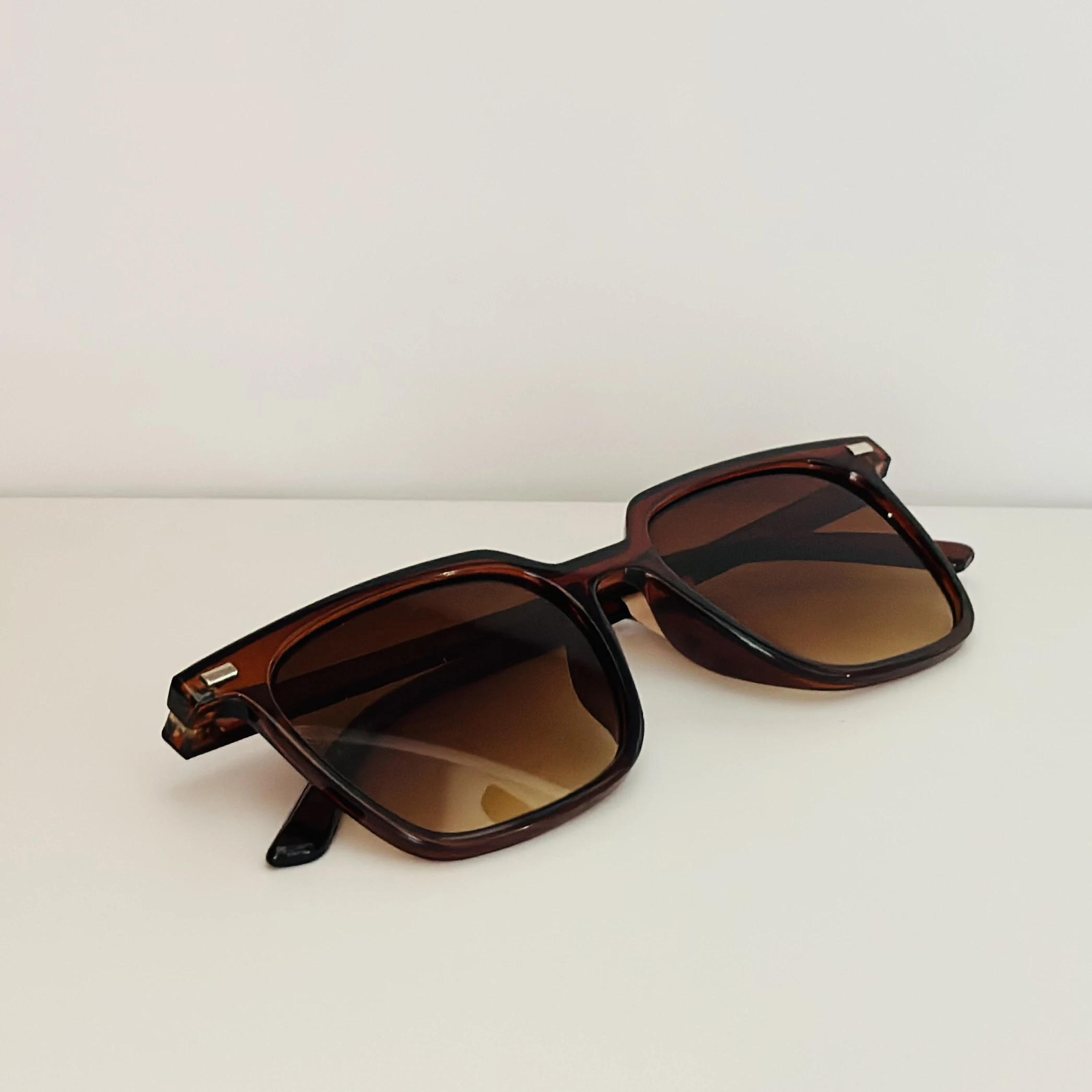 Rectangular Tortoise Brown Color men sunglasses with UV Protection.