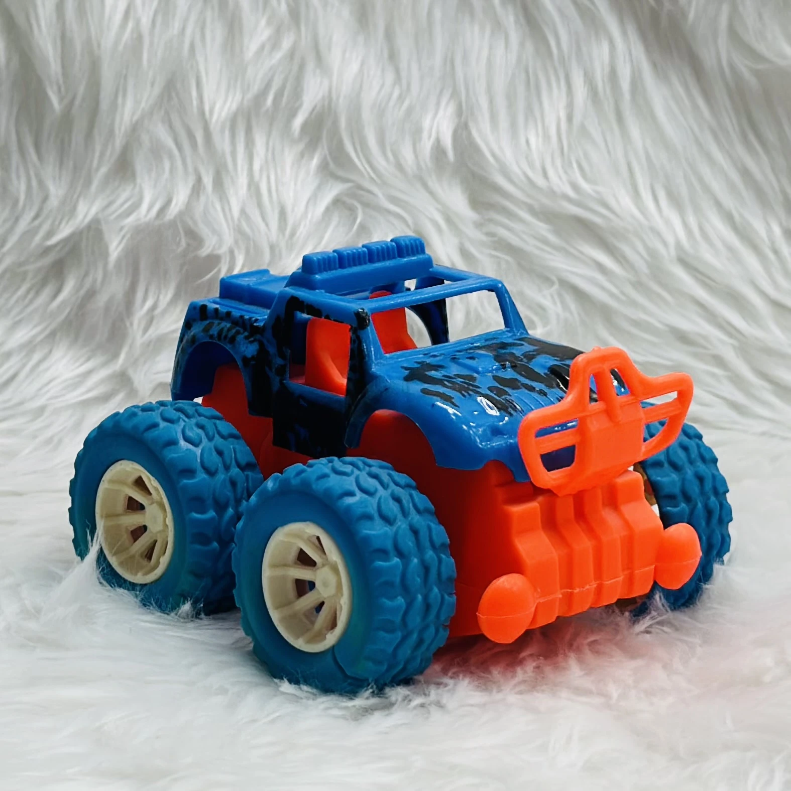 Jetoyni Monster Truck toy