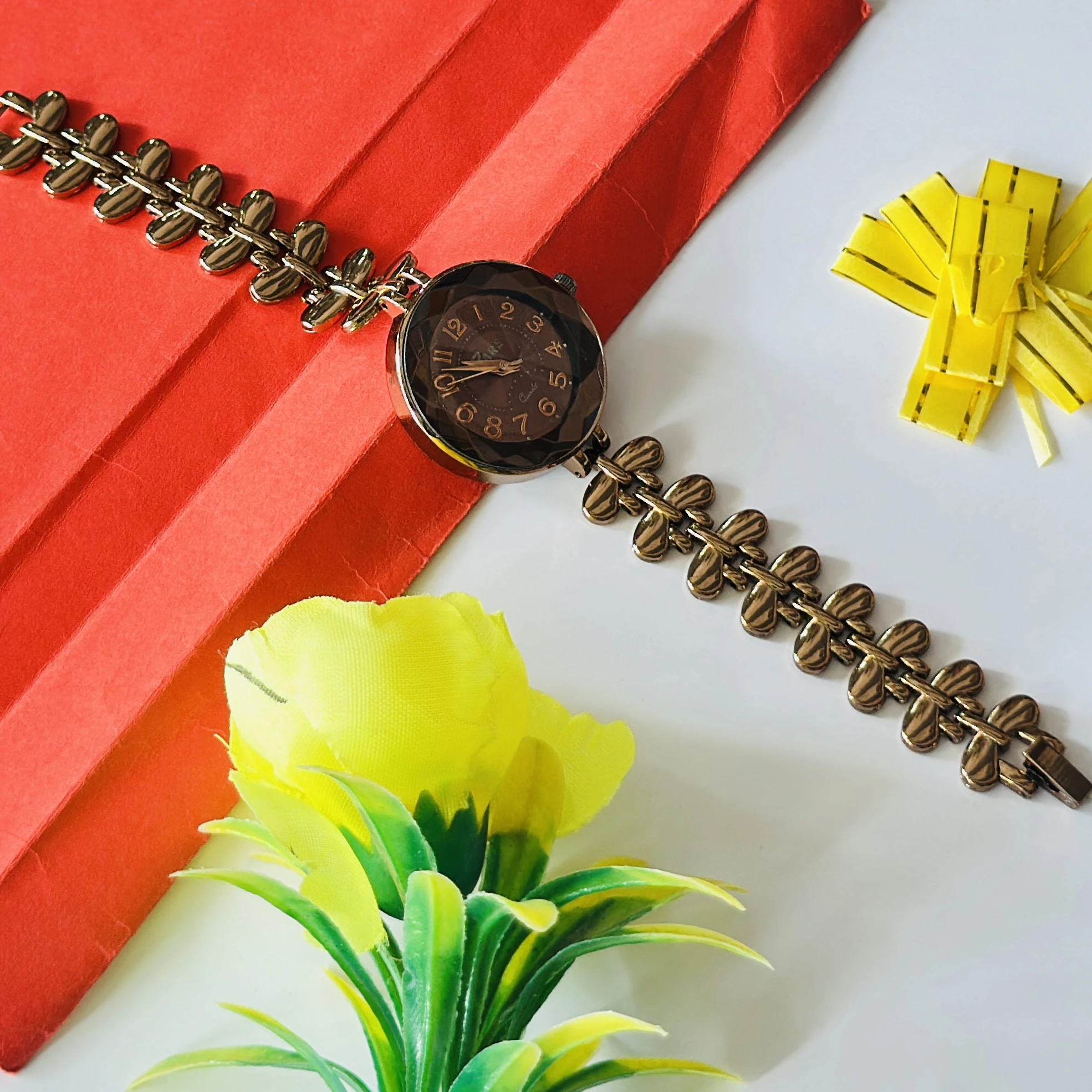 Quartz Analog Tiger Eye stone strap watch for women.